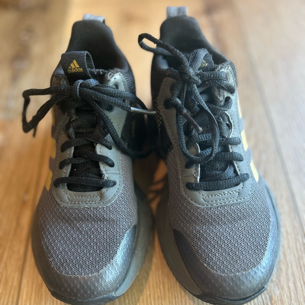 adidas Kids Sneakers in Charcoal and Black with Gold Stripes